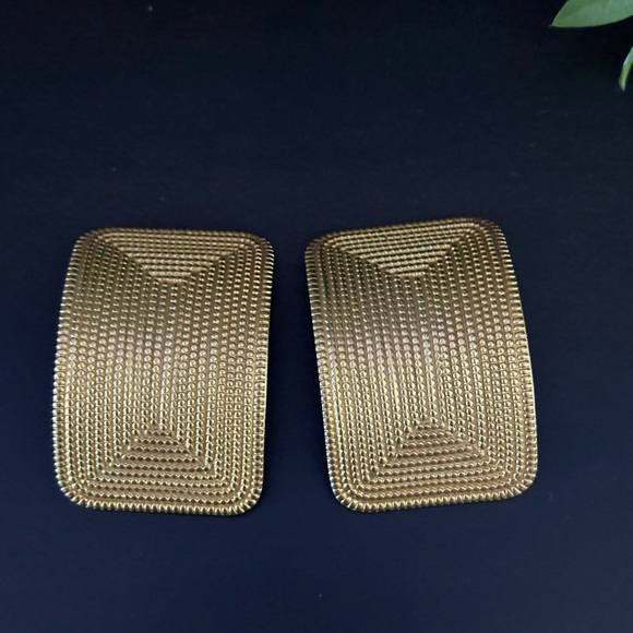Norma Jean Jewelry - Norma Jean vintage gold clip in square earrings.  Great condition.